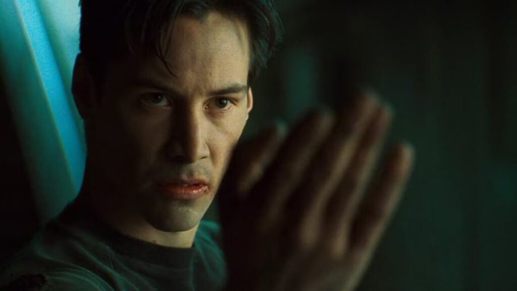 Keanu Reeves' Johnny Mnemonic Predicted the Future 10x Better Than The Matrix