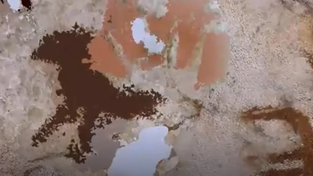 This 67,800-year-old handprint is the oldest art ever found