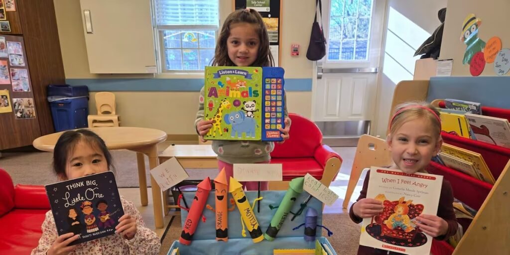 Phoenix preschoolers deliver hundreds of books through book drive