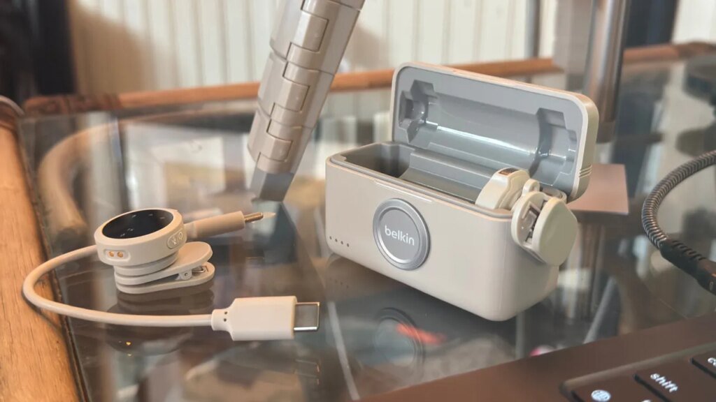 This Mic and Tripod Starter Set Is Perfect for New Creators This Mic and Tripod Starter Set Is Perfect for New Creators