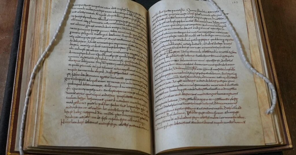 Irish researchers find oldest English-language poem in forgotten medieval book in Rome Irish researchers find oldest English-language poem in forgotten medieval book in Rome