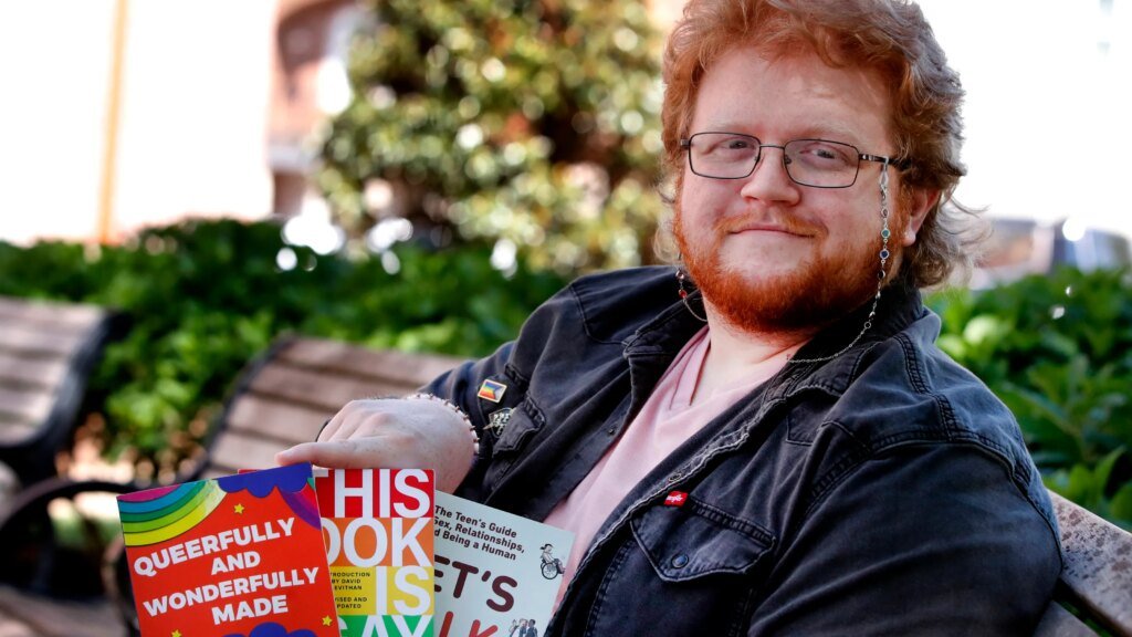 Murfreesboro book banning opponent offers free online library access