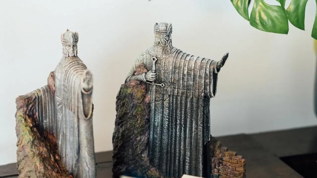 The Best Lord of the Rings Bookends Are at Amazon Right Now